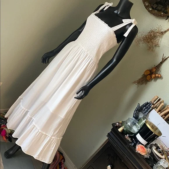 ZESICA White Flowy Maxi Dress - Picture 4 of 13